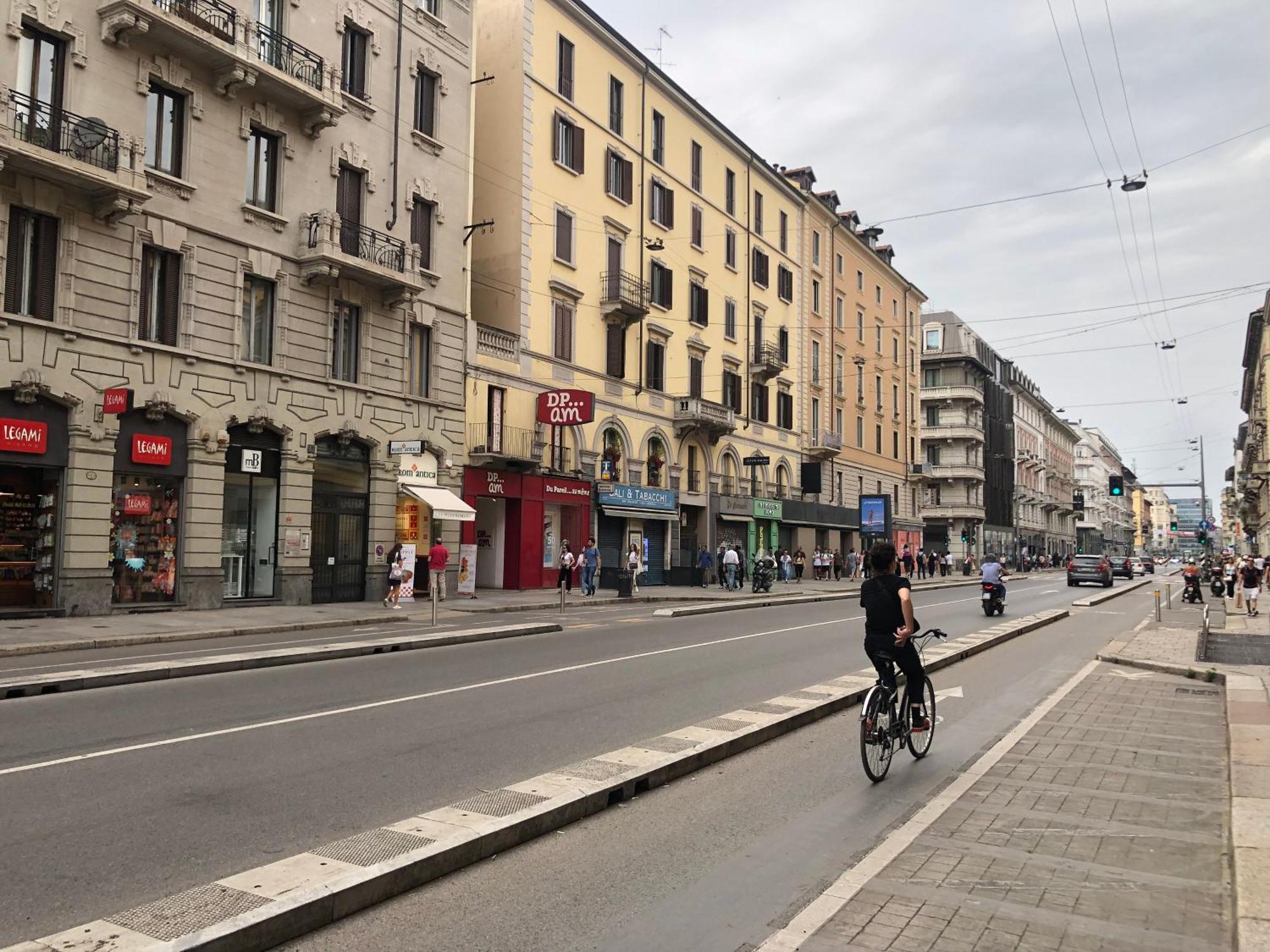 Apartmán Mansarda Di Nolo-Mm Pasteur-Red Line Milán Exteriér fotografie